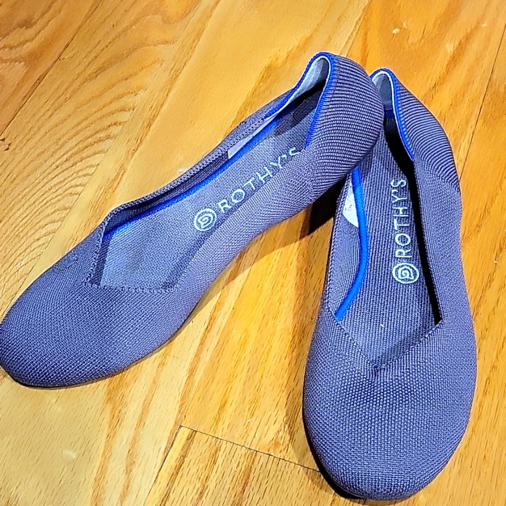Gray Rothy's round toe ballet flats, size 10.5